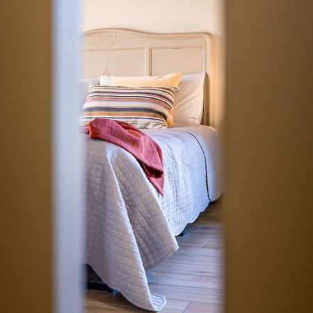 B&B Tra I Laghi Casale Corte Cerro Экстерьер фото