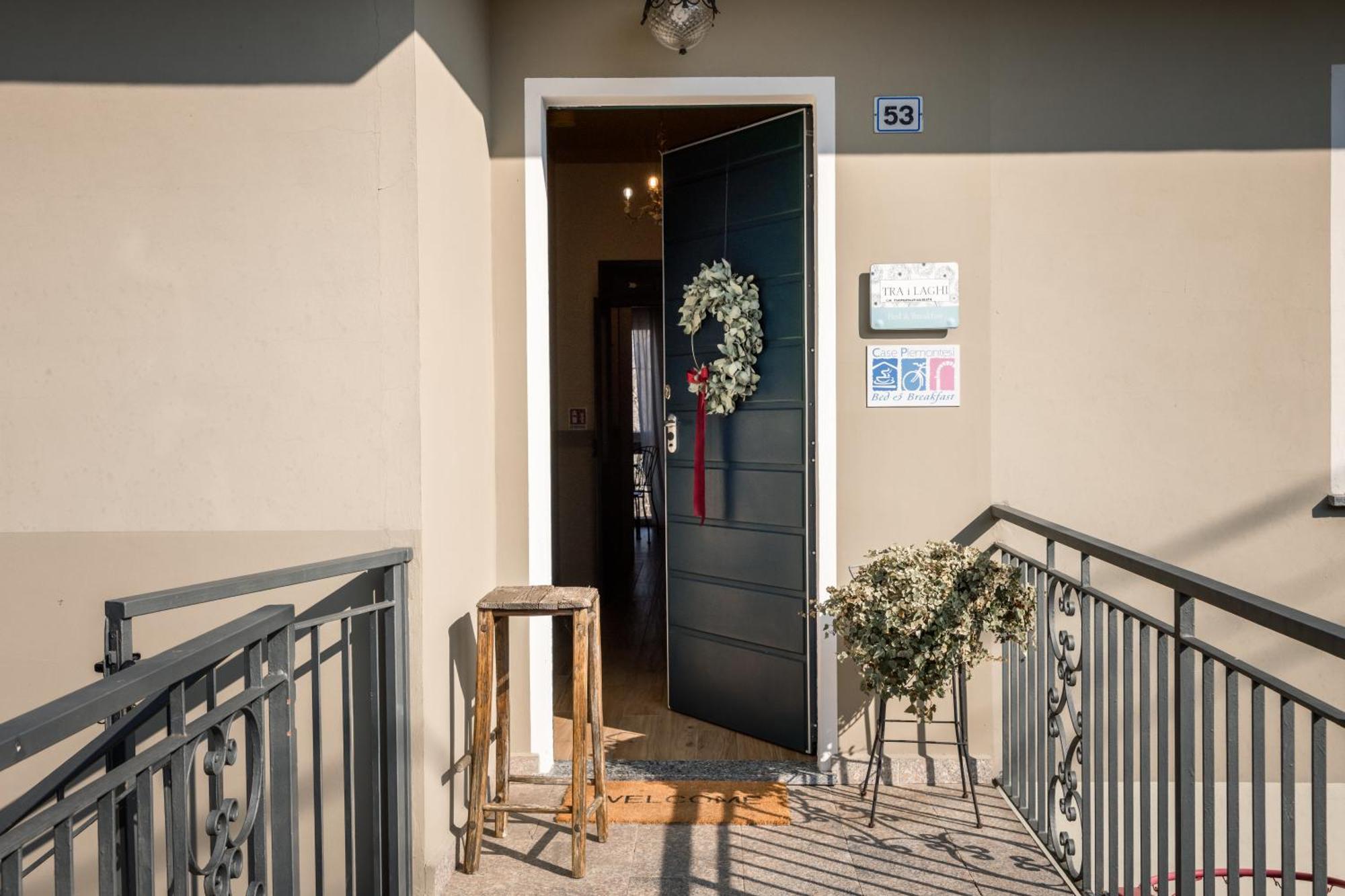B&B Tra I Laghi Casale Corte Cerro Экстерьер фото